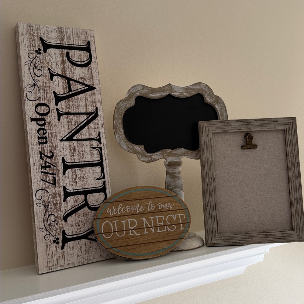 4 Pieces of Various Home Decor